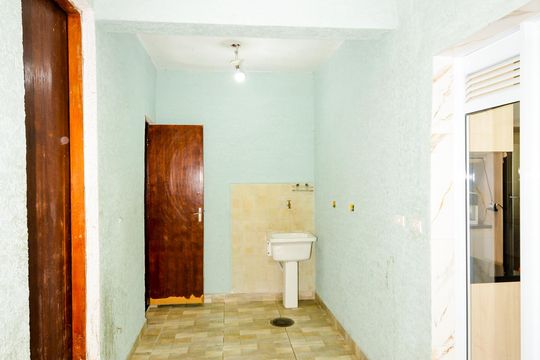 Área de Serviço de casa para alugar com 4 quartos, 125m² em Jardim Almeida Prado, Guarulhos