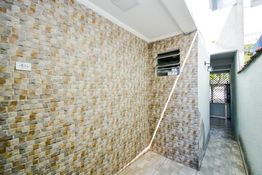 Entrada Social de casa para alugar com 4 quartos, 125m² em Jardim Almeida Prado, Guarulhos