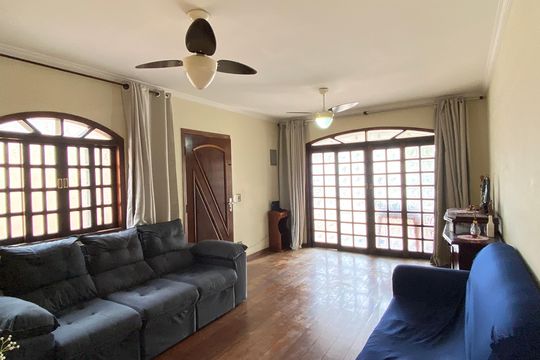 Casa à venda com 3 quartos, 292m² em Jaguaribe, Osasco