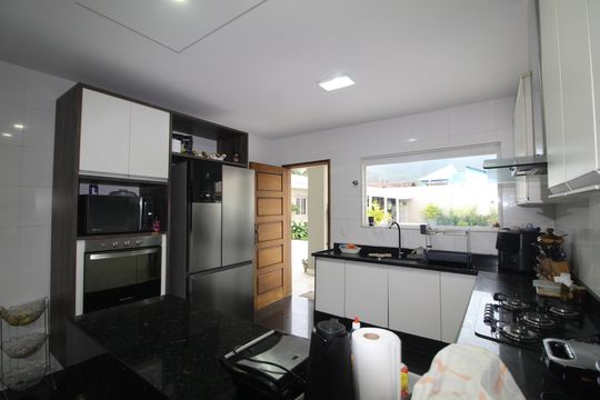 Cozinha de casa à venda com 4 quartos, 400m² em Jacarepaguá, Rio de Janeiro
