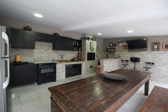 Churrasqueira de casa à venda com 4 quartos, 400m² em Jacarepaguá, Rio de Janeiro