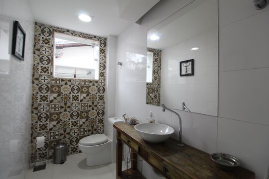 Lavabo de casa à venda com 4 quartos, 400m² em Jacarepaguá, Rio de Janeiro