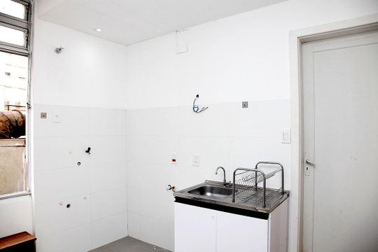 Cozinha de apartamento para alugar com 1 quarto, 55m² em Cidade Baixa, Porto Alegre