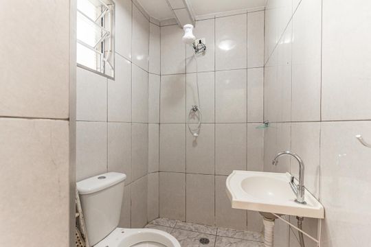 Banheiro de apartamento para alugar com 1 quarto, 28m² em Vila Buarque, São Paulo
