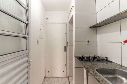 Cozinha de apartamento para alugar com 1 quarto, 28m² em Vila Buarque, São Paulo