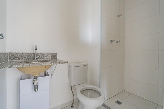 Banheiro de apartamento para alugar com 2 quartos, 40m² em Vila Nair, São Paulo