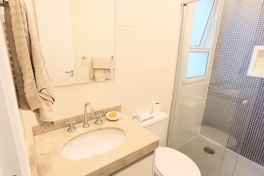 Banheiro 1 de apartamento para alugar com 2 quartos, 89m² em Alphaville Conde II, Barueri