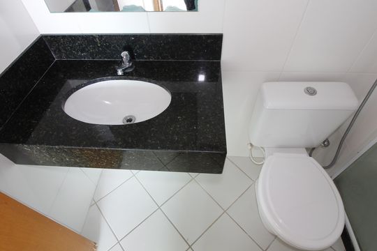 Banheiro de apartamento para alugar com 1 quarto, 40m² em Braga, Cabo Frio