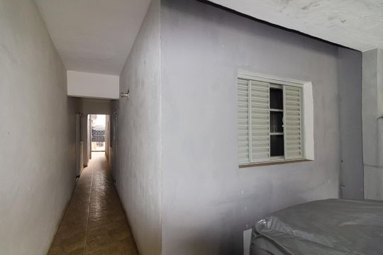 Garagem e entrada de casa para alugar com 1 quarto, 50m² em Vila Portuguesa, São Paulo