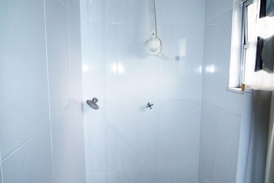Banheiro de casa para alugar com 1 quarto, 72m² em Penha, Rio de Janeiro