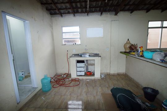 Cozinha de casa para alugar com 1 quarto, 72m² em Penha, Rio de Janeiro