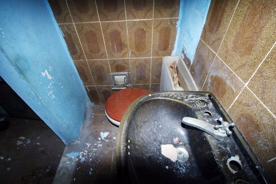 Banheiro da Suíte de casa para alugar com 2 quartos, 72m² em Penha, Rio de Janeiro