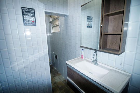 Banheiro Social de casa para alugar com 2 quartos, 72m² em Penha, Rio de Janeiro