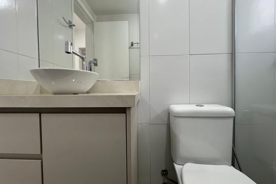 Banheiro de apartamento à venda com 2 quartos, 70m² em Castelo, Belo Horizonte