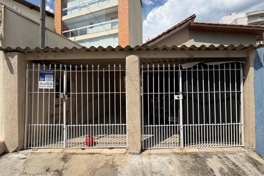 Fachada  de casa para alugar com 1 quarto, 60m² em Baeta Neves, São Bernardo do Campo