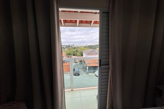 Vista quarto suíte de casa de condomínio para alugar com 3 quartos, 125m² em Jardim Rio das Pedras, Cotia