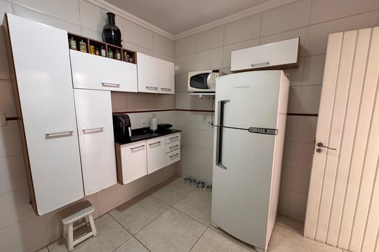 Cozinha de casa de condomínio para alugar com 3 quartos, 125m² em Jardim Rio das Pedras, Cotia