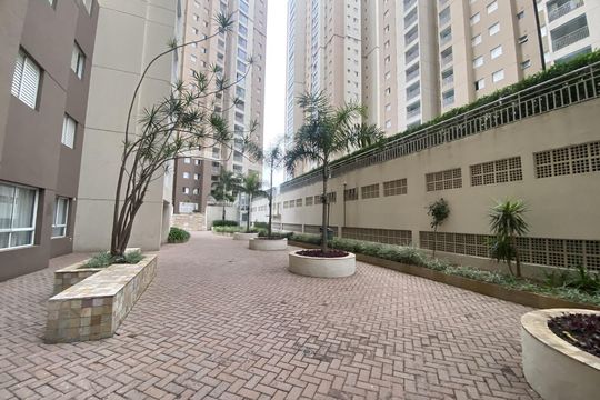 Área em comum de apartamento à venda com 2 quartos, 74m² em Jardim Tupanci, Barueri
