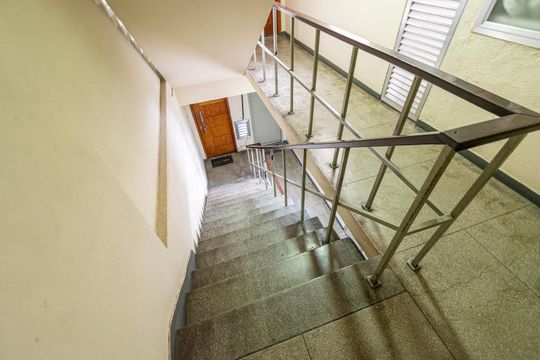 Área comum - Escadas de apartamento para alugar com 2 quartos, 50m² em Irajá, Rio de Janeiro