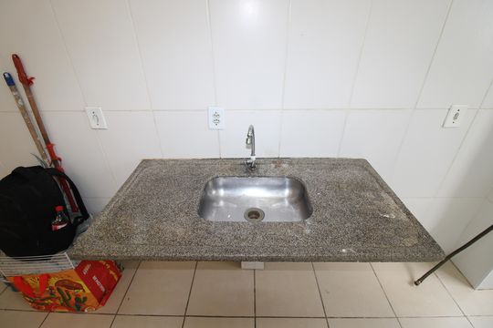 Cozinha de apartamento para alugar com 2 quartos, 41m² em Jardim Guaianazes, São Paulo
