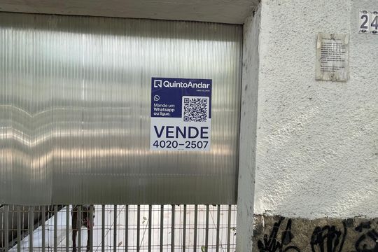 Plaquinha de casa à venda com 5 quartos, 450m² em Vila Isabel, Rio de Janeiro
