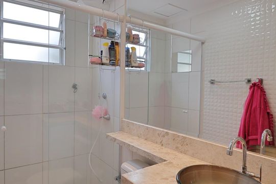 Banheiro de apartamento para alugar com 2 quartos, 51m² em Jardim Nova Europa, Campinas