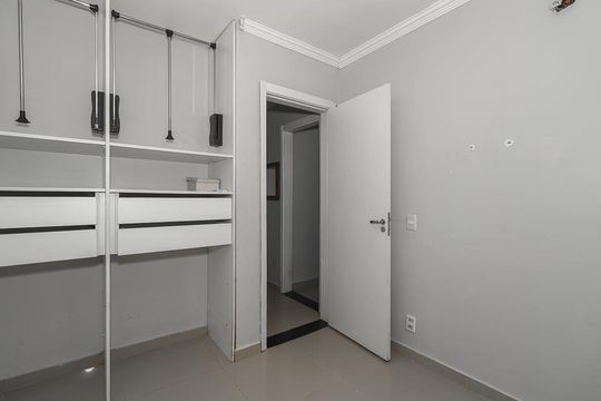 Quarto 2 de apartamento para alugar com 2 quartos, 48m² em Humaitá, Porto Alegre