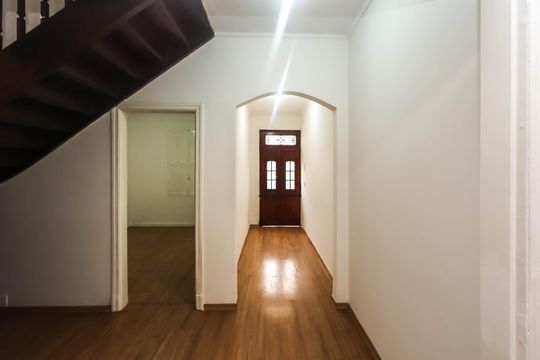 Hall de entrada de casa para alugar com 3 quartos, 180m² em Cambuci, São Paulo