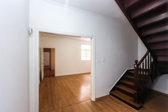 Hall de entrada de casa para alugar com 3 quartos, 180m² em Cambuci, São Paulo