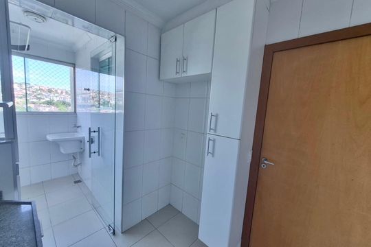 Cozinha de apartamento à venda com 2 quartos, 55m² em Salgado Filho, Belo Horizonte