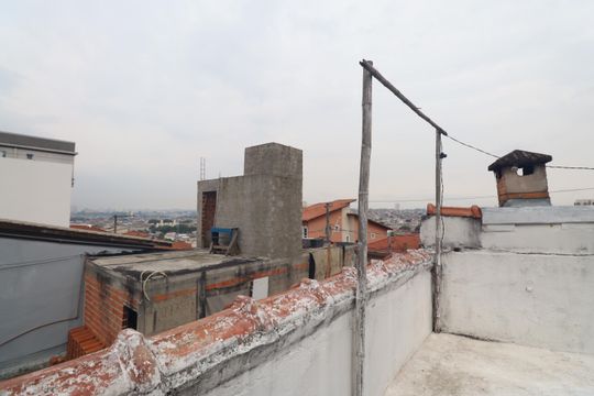 Terraço de casa à venda com 2 quartos, 142m² em Vila Nivi, São Paulo