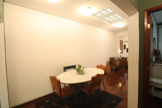 Sala de casa à venda com 2 quartos, 142m² em Vila Nivi, São Paulo