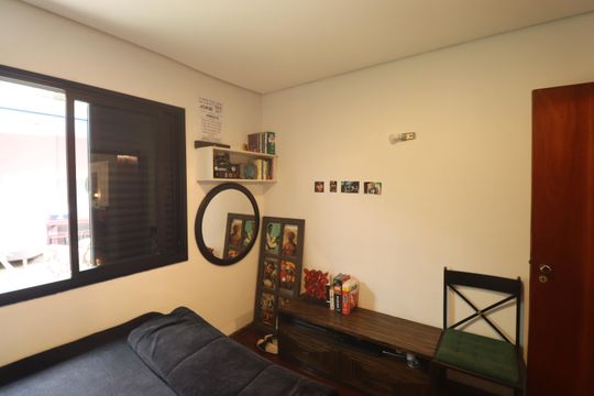 Quarto 1 de casa à venda com 2 quartos, 142m² em Vila Nivi, São Paulo