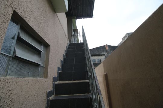 Acesso de casa para alugar com 1 quarto, 32m² em Jardim América, Rio de Janeiro