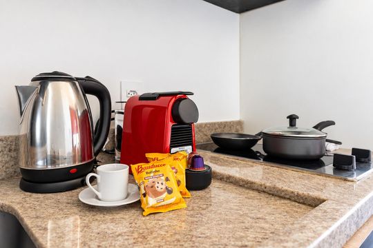 Cozinha de kitnet/studio à venda com 1 quarto, 23m² em Sé, São Paulo