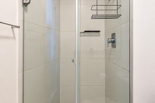 Banheiro de kitnet/studio à venda com 1 quarto, 23m² em Sé, São Paulo