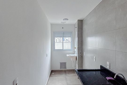 Cozinha e Área de Serviço de apartamento para alugar com 2 quartos, 47m² em Chácara Califórnia, São Paulo