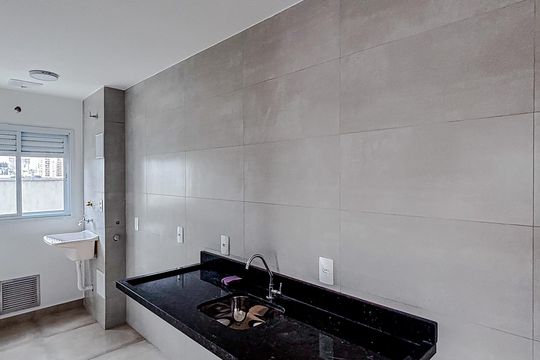 Cozinha e Área de Serviço de apartamento para alugar com 2 quartos, 47m² em Chácara Califórnia, São Paulo