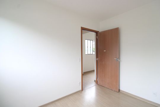 Quarto 2 de apartamento para alugar com 2 quartos, 49m² em Taquara, Rio de Janeiro