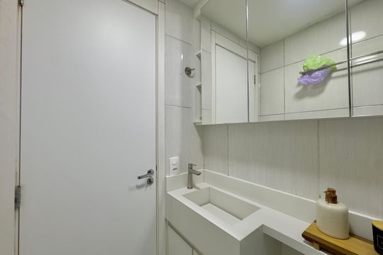 Banheiro de apartamento à venda com 2 quartos, 36m² em Vila das Bandeiras, Guarulhos