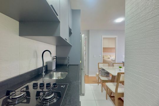 Cozinha de apartamento à venda com 2 quartos, 36m² em Vila das Bandeiras, Guarulhos