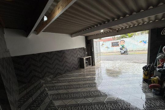 Garagem de casa para alugar com 2 quartos, 190m² em Itaím, Guarulhos