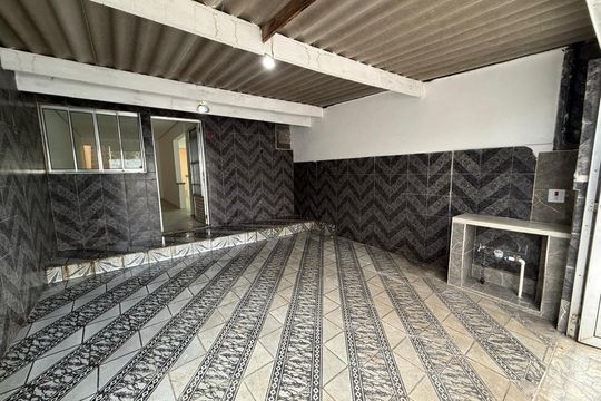 Garagem de casa para alugar com 2 quartos, 190m² em Itaím, Guarulhos