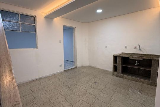 Cozinha de casa para alugar com 2 quartos, 190m² em Itaím, Guarulhos