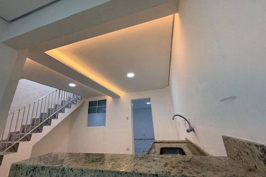 Cozinha de casa para alugar com 2 quartos, 190m² em Itaím, Guarulhos