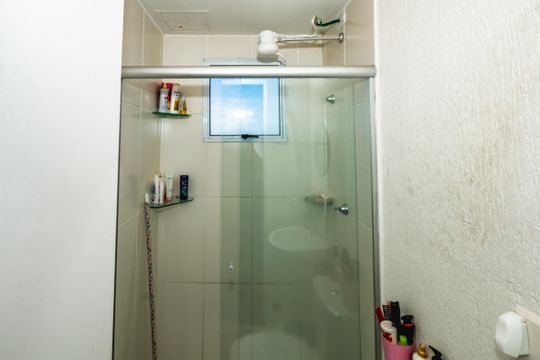 Banheiro Social de apartamento à venda com 2 quartos, 45m² em Alphaville Vespasiano, Vespasiano
