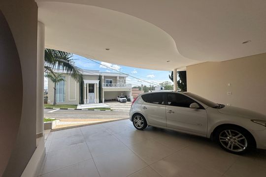 Garagem de casa de condomínio à venda com 3 quartos, 364m² em Jardim do Golf I, Barueri