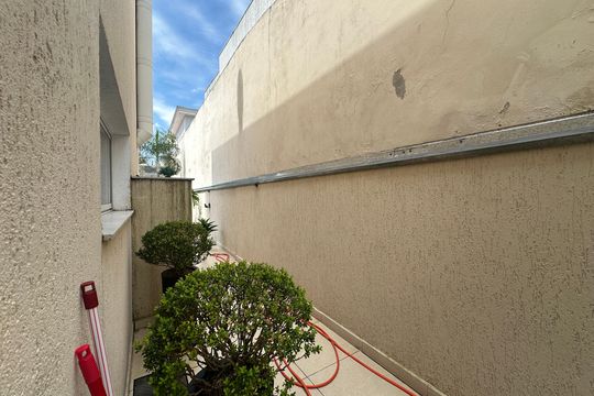 Quintal de casa de condomínio à venda com 3 quartos, 364m² em Jardim do Golf I, Barueri