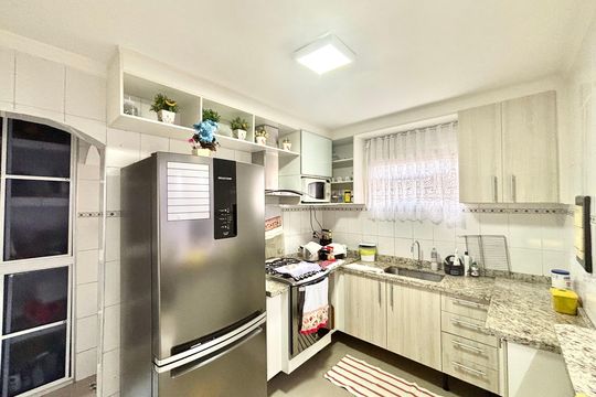 Cozinha de apartamento para alugar com 2 quartos, 42m² em Conjunto Residencial José Bonifácio, São Paulo