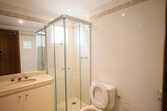 Banheiro da Suíte 1 de apartamento para alugar com 2 quartos, 95m² em Rio Pequeno, São Paulo